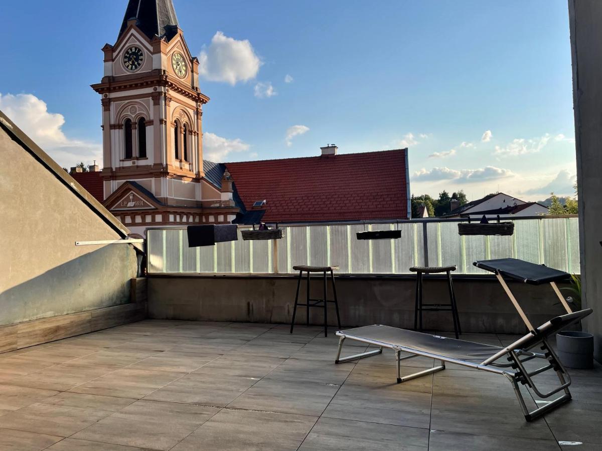 Apartman Az Pro 8 Osob Humpolec Exteriör bild
