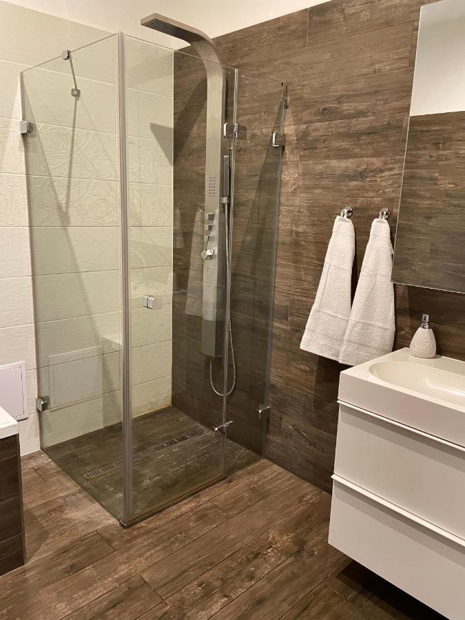 Apartman Az Pro 8 Osob Humpolec Exteriör bild