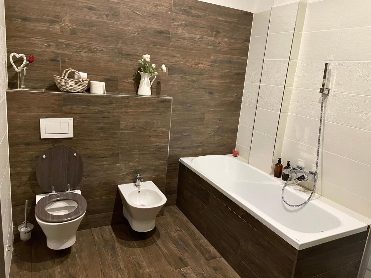 Apartman Az Pro 8 Osob Humpolec Exteriör bild